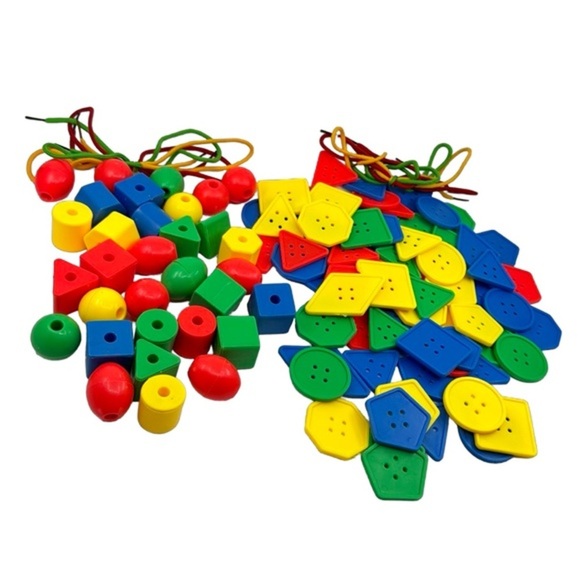 Colorful Button Lacing Toy for Fine Motor Skills &‎ Creativity - Picture 2 of 4